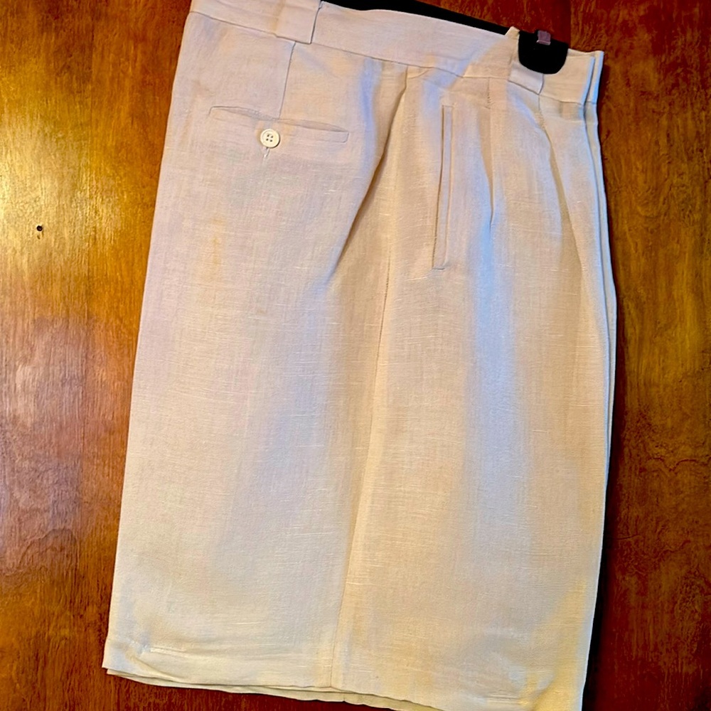 Pleated shorts